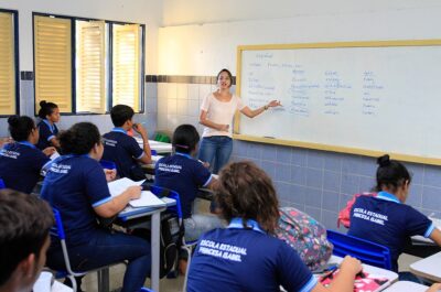 Lei sancionada confere caráter permanente a programa de bolsas para formação de professores