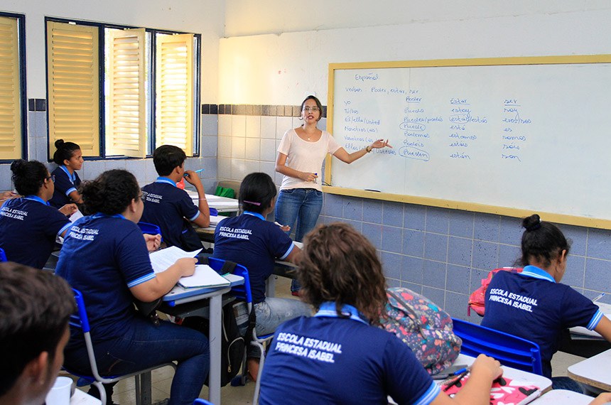 Lei sancionada confere caráter permanente a programa de bolsas para formação de professores