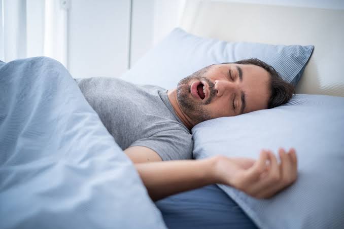 Apneia do sono desencadeia outros problemas de saúde