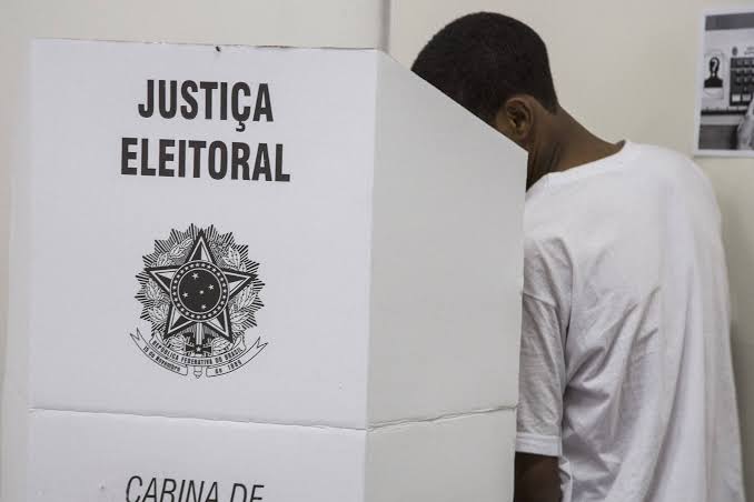 Com proibição suspensa pelo TSE, presos provisórios votarão em 2026