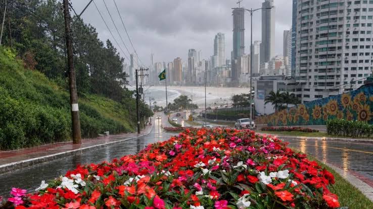 Início da primavera no Brasil tem previsão de temperaturas mais elevadas e de mais chuva em todo o Brasil