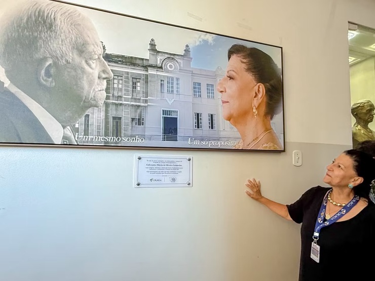 Interventora do Hospital de Cirurgia, em Aracaju, é homenageada por liderar reconstrução da instituição