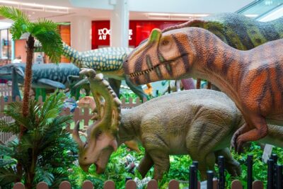 ‘Mundo dos Dinossauros’: exposição em shopping de Aracaju reúne mais de 20 réplicas de espécies pré-históricas
