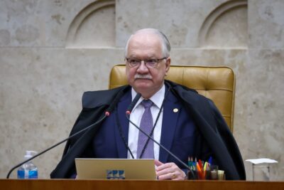 Crise no STF: Fachin aguarda explicações de Moraes e Mendonça