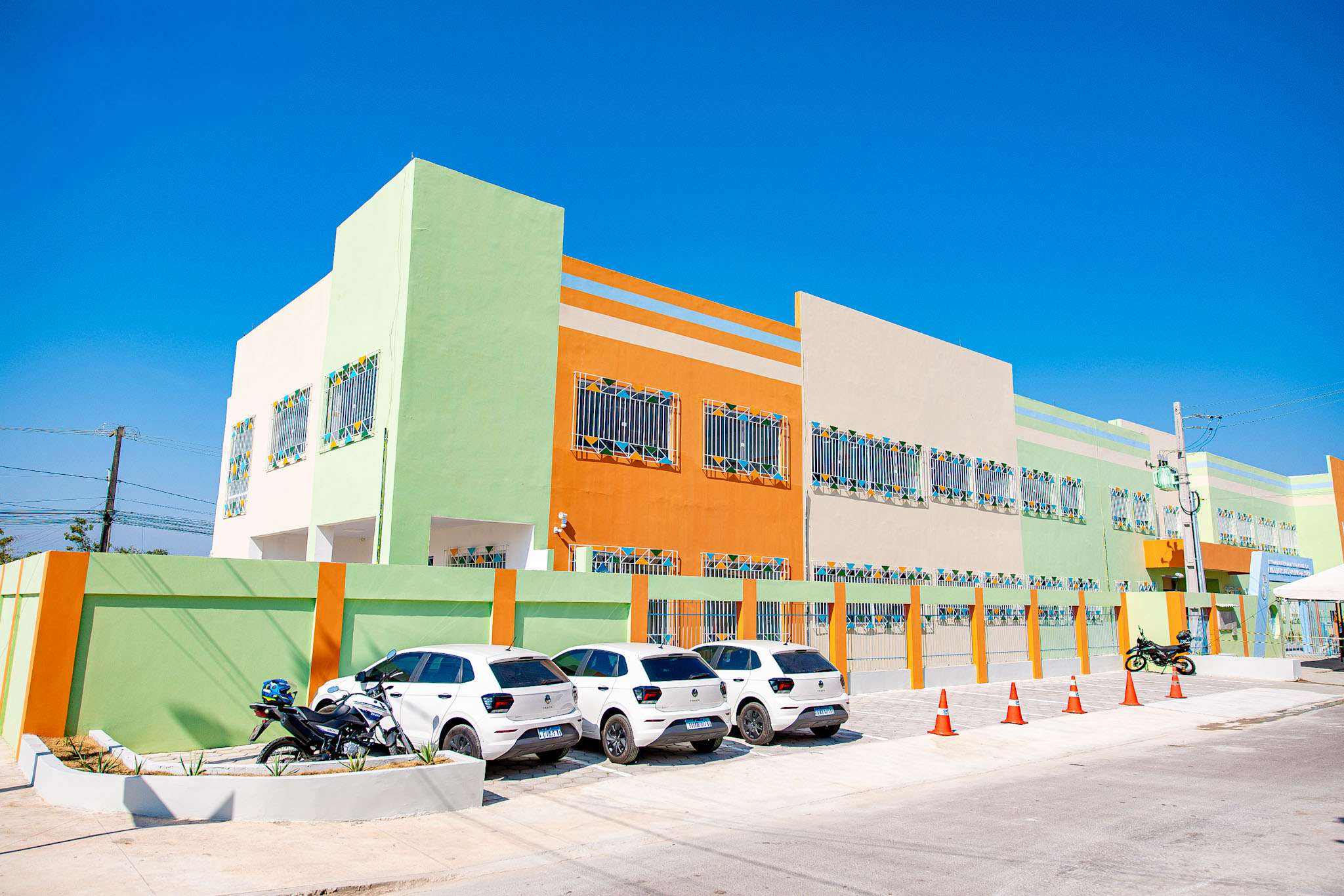 Prefeita de Aracaju inaugura Escola Municipal Monsenhor Carvalho, no bairro 17 de Março