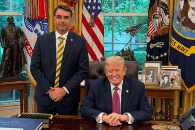 Governo dos Estados Unidos confirma emissão de vistos para Flávio Bolsonaro e família