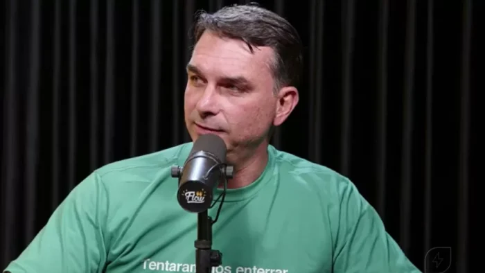 Eventual vitória de Flávio Bolsonaro consolidará a direita e a força estratégica de Trump na América Latina, publica jornal