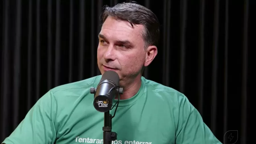 Eventual vitória de Flávio Bolsonaro consolidará a direita e a força estratégica de Trump na América Latina, publica jornal