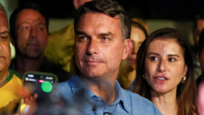 Com vantagem sobre Lula, Flávio Bolsonaro mobiliza aliados e busca ampliar base no 2º turno