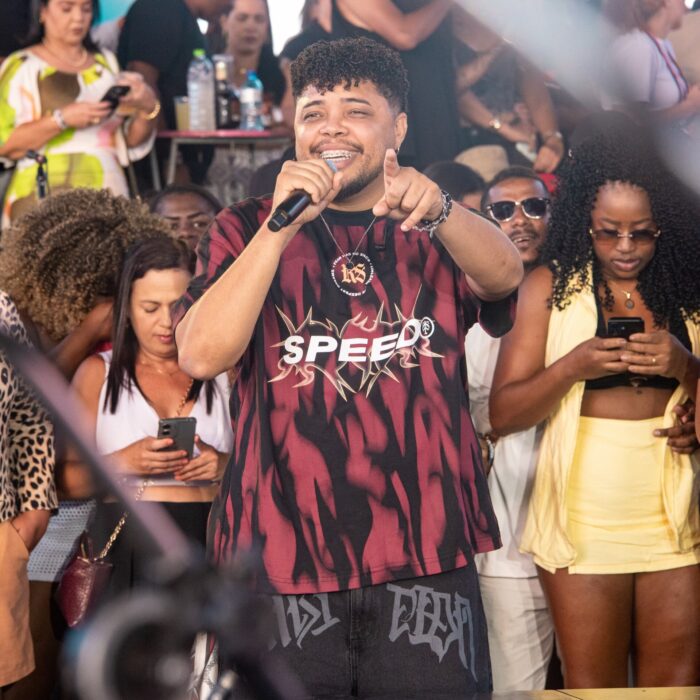 Em Aracaju, Nona aposta na energia do pagode de rua em novo audiovisual
