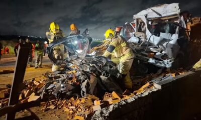Batida entre três veículos deixa dois mortos na BR-101, em Socorro