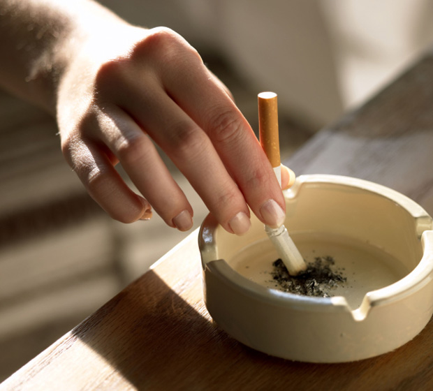 Tem tabagista em casa? Aprenda como eliminar o odor de cigarro
