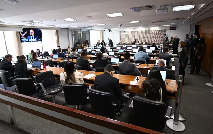 CCJ do Senado conclui aprovação da PEC da Segurança; texto vai ao plenário