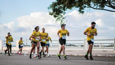 Corridas e evento religioso provocam bloqueios no trânsito de Aracaju neste sábado