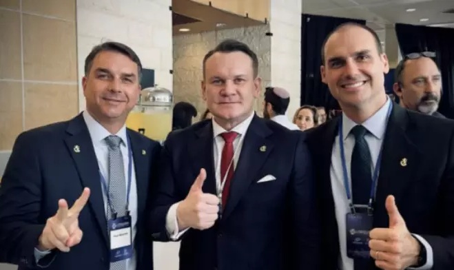 Deputado polonês diz que ajudará a deportar brasileiras que votaram em Lula