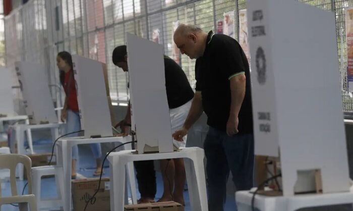 Idosos votam primeiro: conheça outros eleitores com prioridade