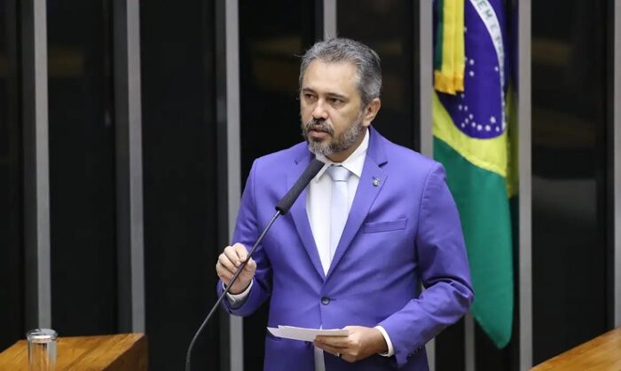 Ceará reelege Elmano governador no primeiro turno
