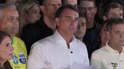 Flávio Bolsonaro diz que não reconhece resultado da eleição