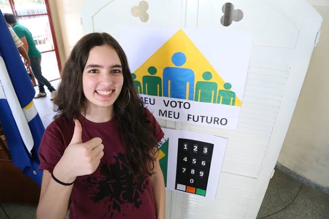 Número de adolescentes aptos a votar neste ano registra recuo de quase 23% em comparação às eleições de 2022