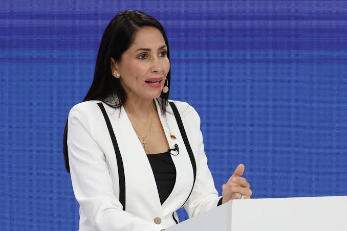No Equador, principal líder esquerdista da oposição e ex-candidata presidencial é presa