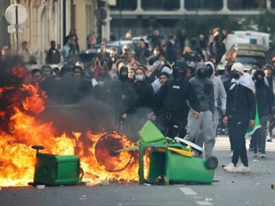 Manifestações violentas na França provocam fechamento de centenas de escolas