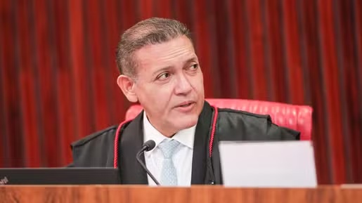 Nunes Marques cita conversa com Flávio e ratifica Lula eleito