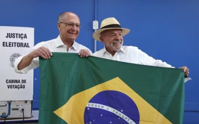 ‘Brasil não vai para frente com venda de arma e miliciano’, diz Lula após votar em São Bernardo do Campo