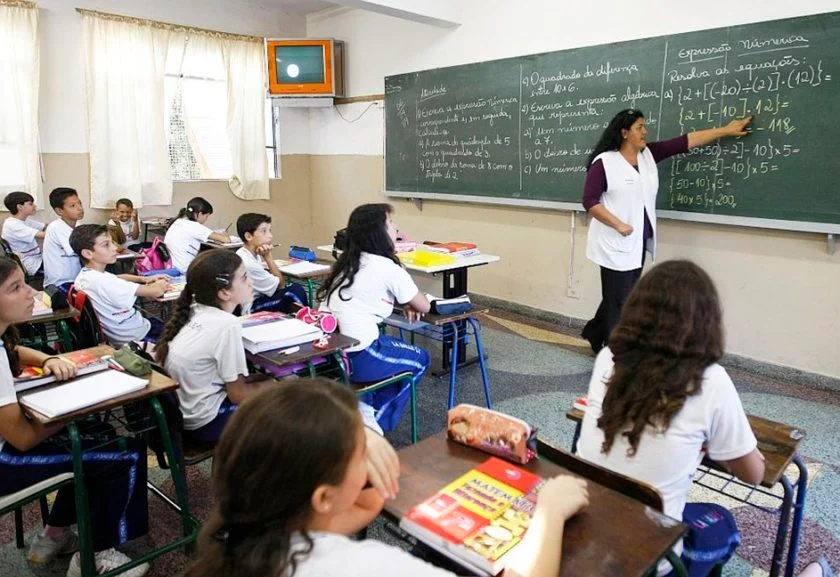 Brasil tem mais de 2,4 milhões de docentes na educação básica