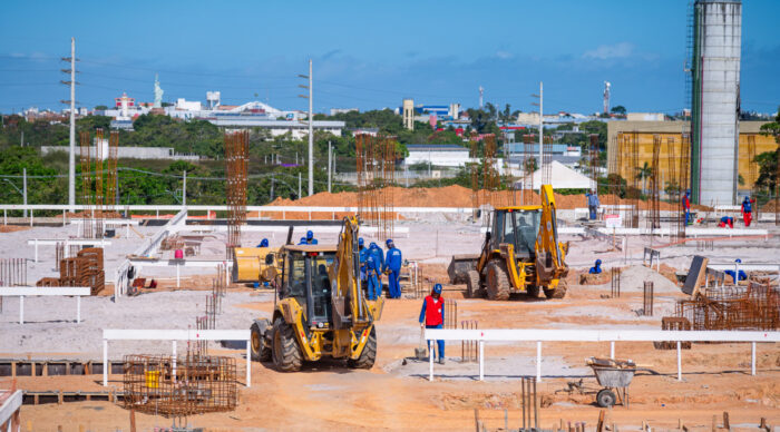 Obras do Complexo Materno-infantil Nossa Senhora de Lourdes avançam após conclusão dos serviços de terraplanagem