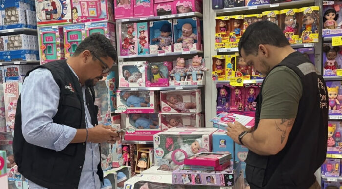 Procon Sergipe autua estabelecimento durante fiscalização para o Dia das Crianças