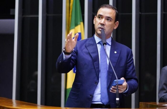 Vicentinho Júnior é eleito governador do Tocantins no 2º turno
