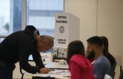 Eleições 2026: Crianças podem acompanhar os pais na votação? Veja as regras